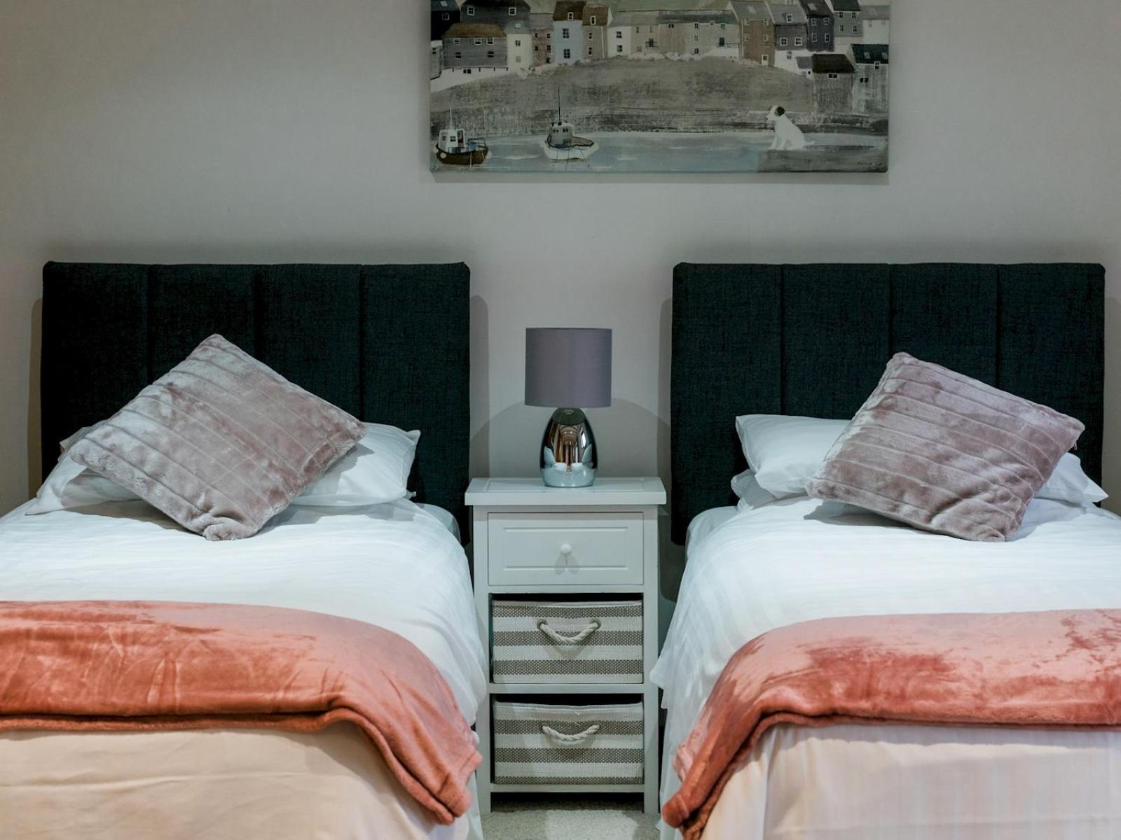 Pass The Keys Peaceful & Coastal 2 Bedroom Cottage Cardigan Exteriér fotografie